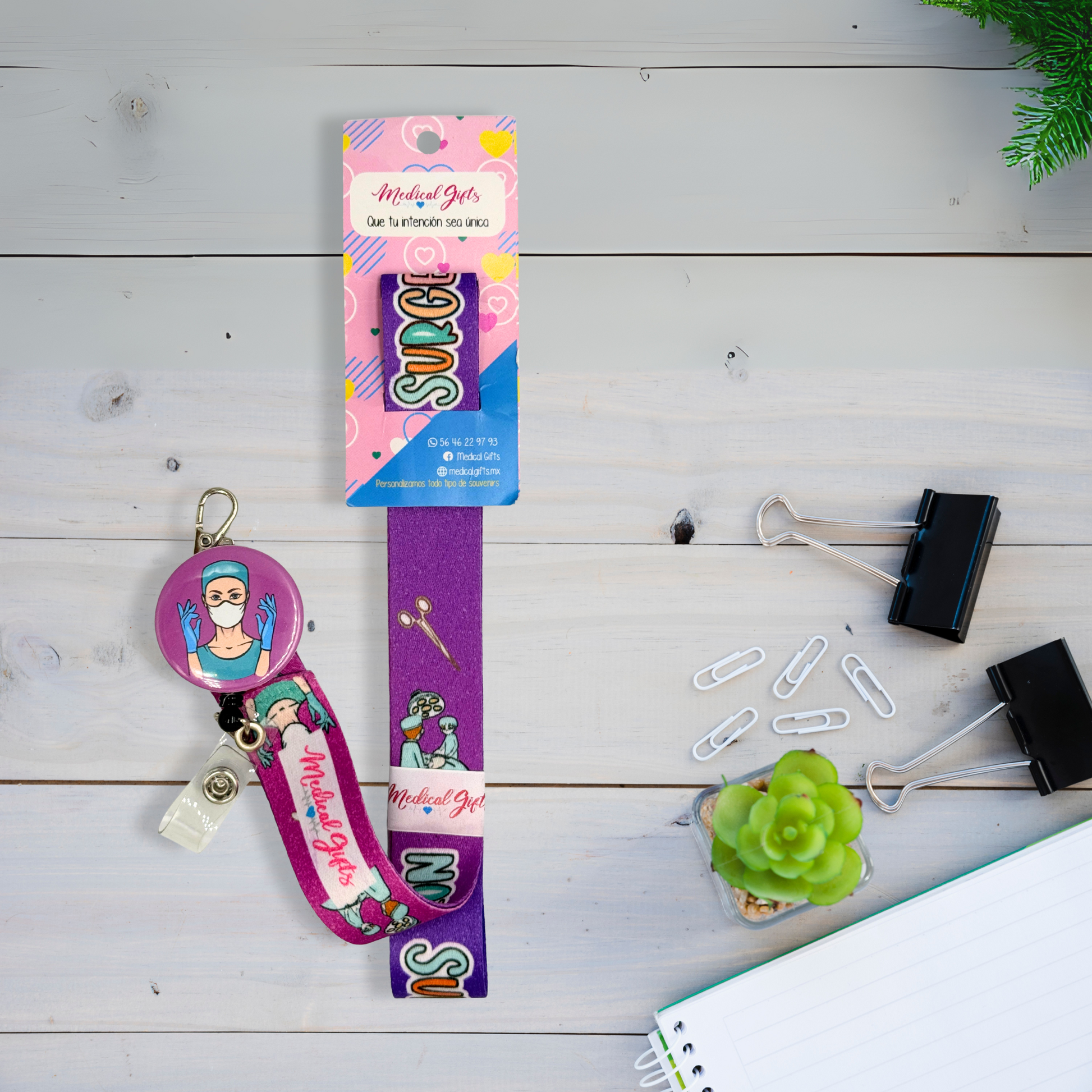 Portagafete con Lanyard  - Diseño Doc. Morado